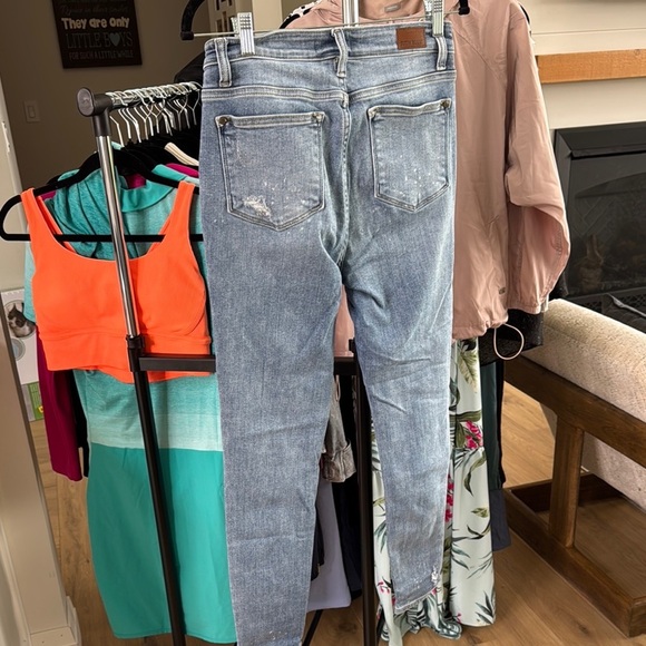 Judy Blue Ankle Cropped Distressed Jeans - Picture 7 of 7